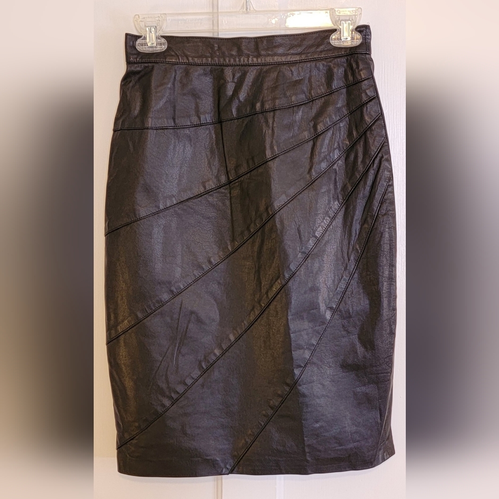 Vintage Italian Crafted Black Leather Women's Pencil Skirt - Size 8